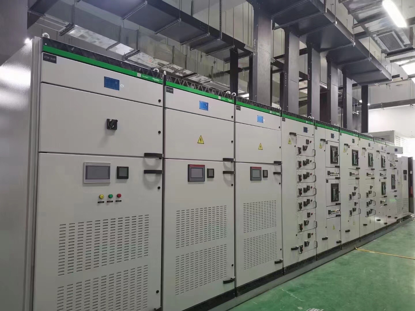 施耐德低压成套矩阵的双星：BlokSeT生态网络与Okken性能堡垒